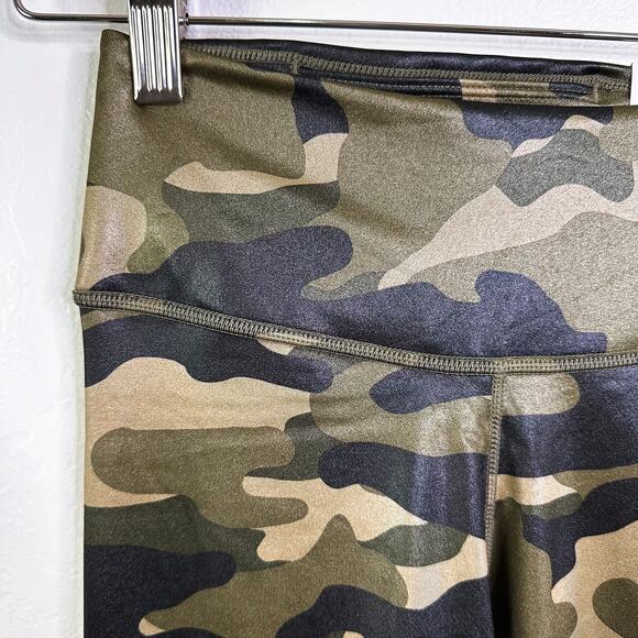 Nike Mid-Rise Camo Dri-FIT Tight Fit One Leggings Green size XXS NWT DD4559-222 - Picture 3 of 12